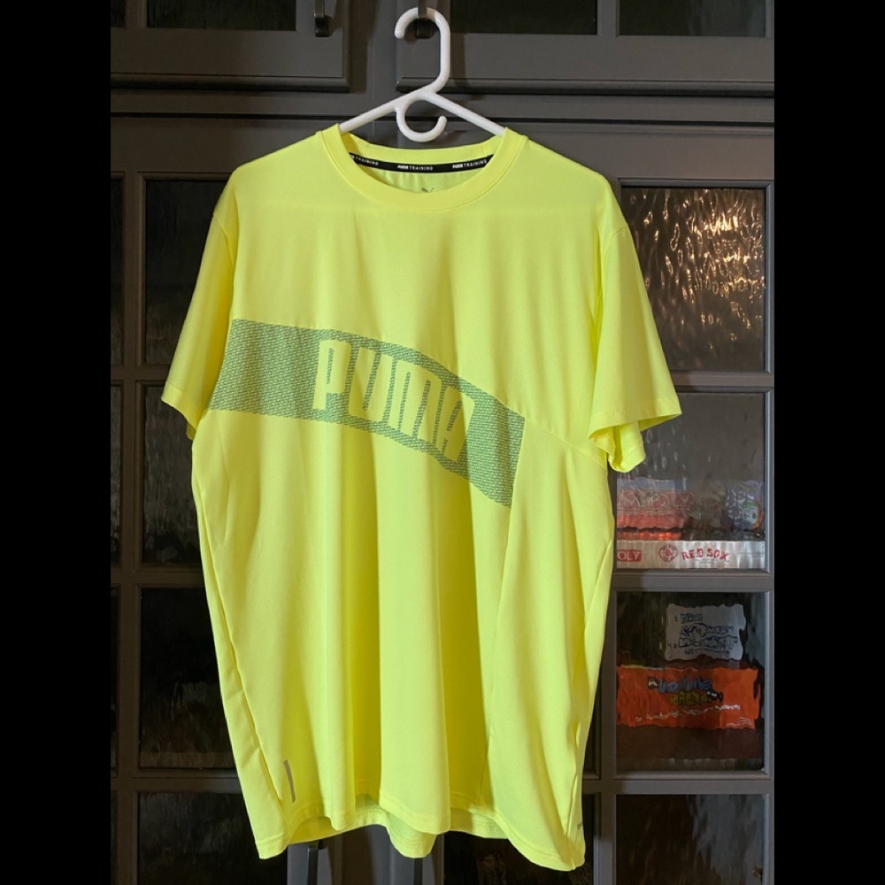 Men’s “Fizzy Yellow” Puma Train Graphic Tee in Size M